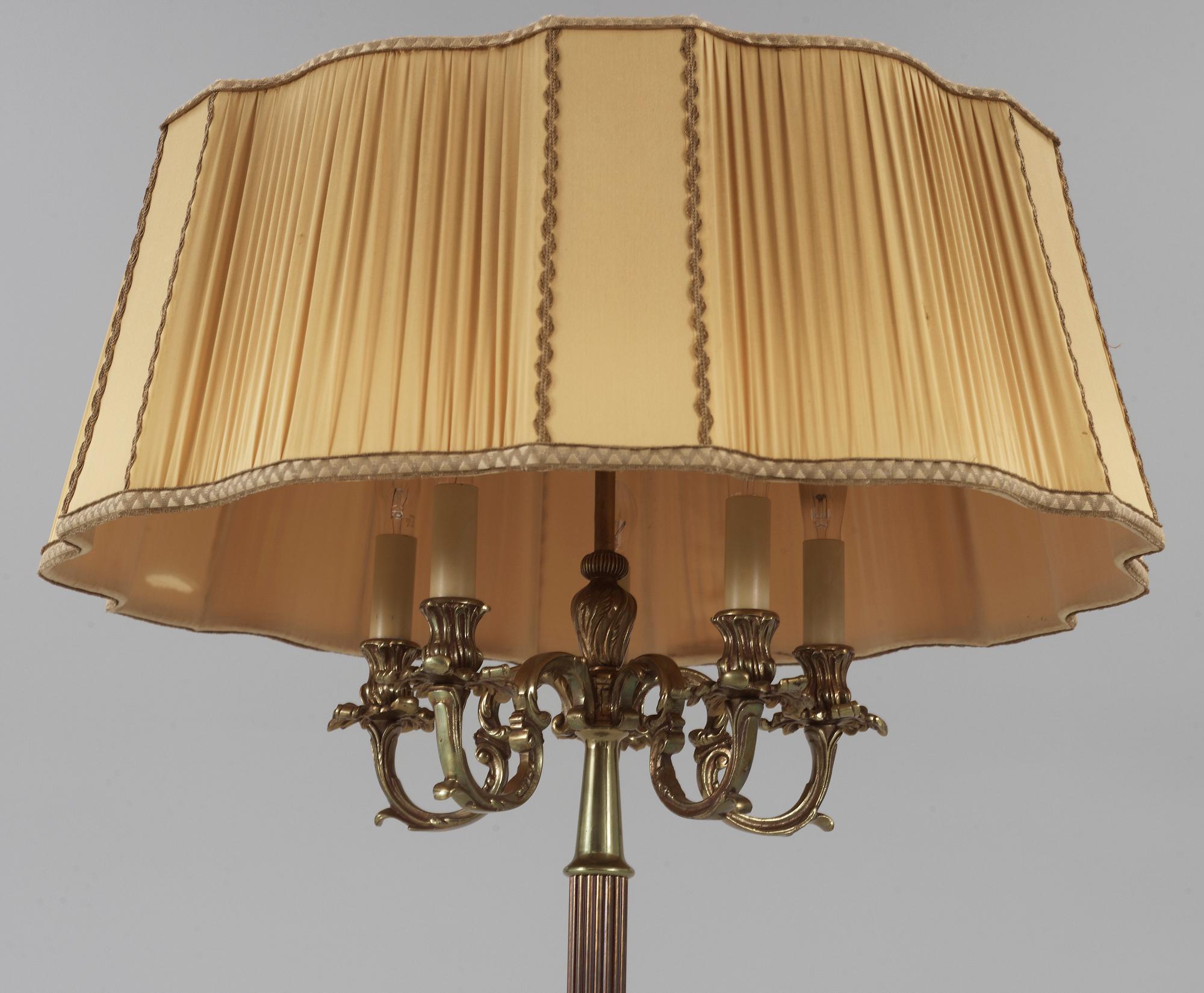 GOLVLAMPA, 1900-talets mitt.