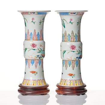 A pair of famille rose trumpet vases, Qing dynasty, 19th Century.