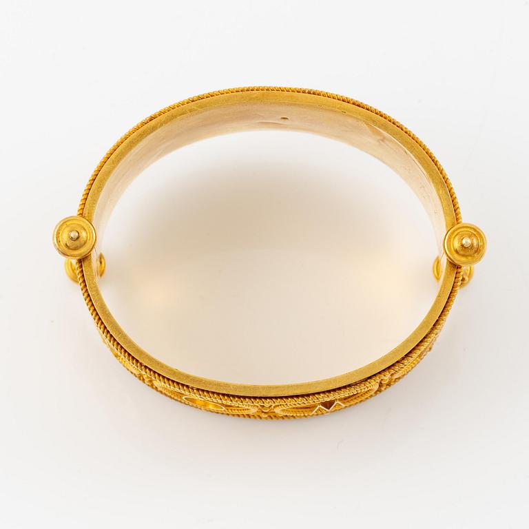 A bangle, gold with micromosaic, Cesare Roccheggiani, Rome, late 19th century.