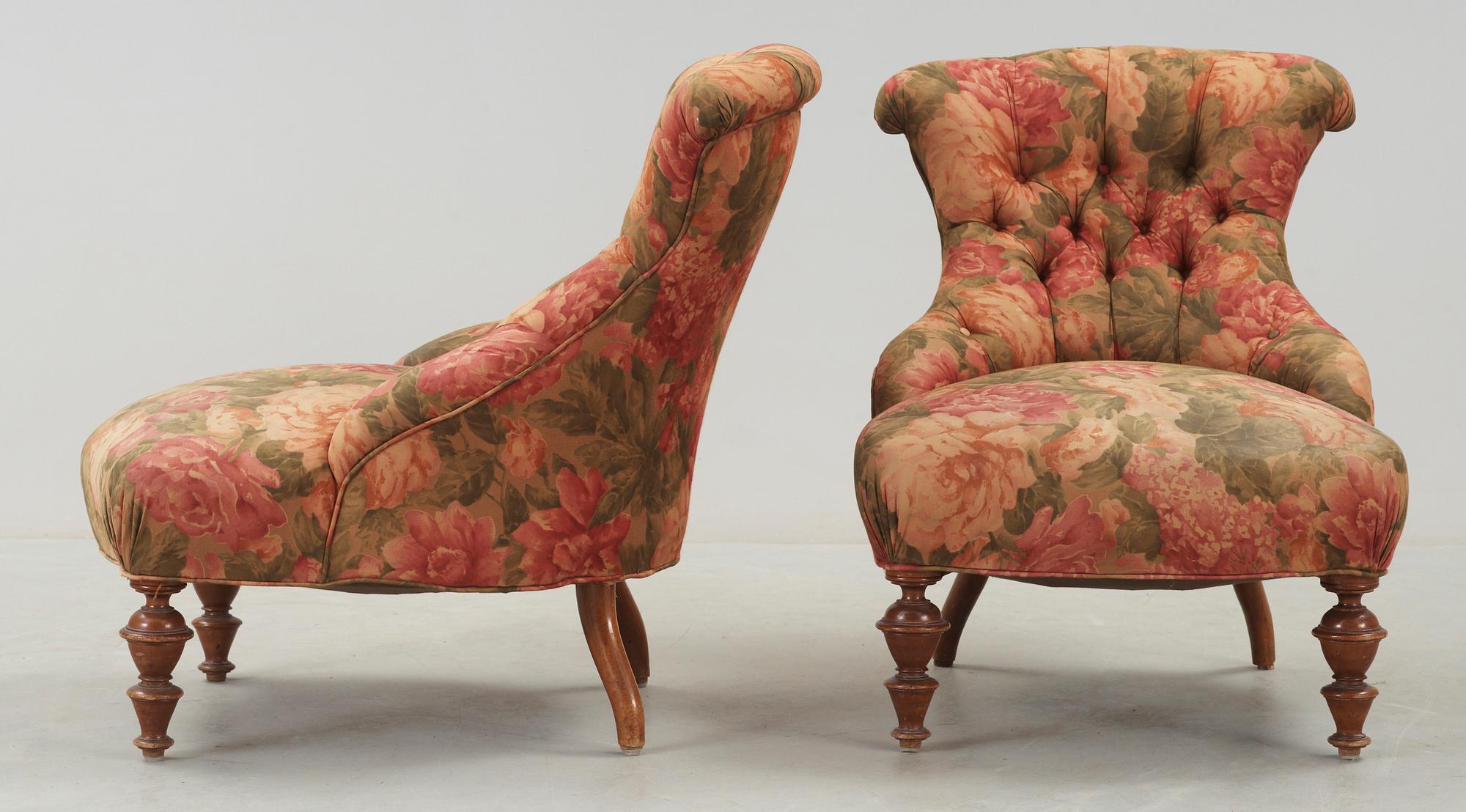 EMMAFÅTÖLJER, ett par, omkring år 1900.