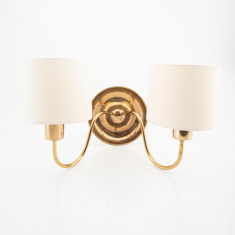 Josef Frank, a brass wall lamp model no 2565 firma Svenkt Tenn.