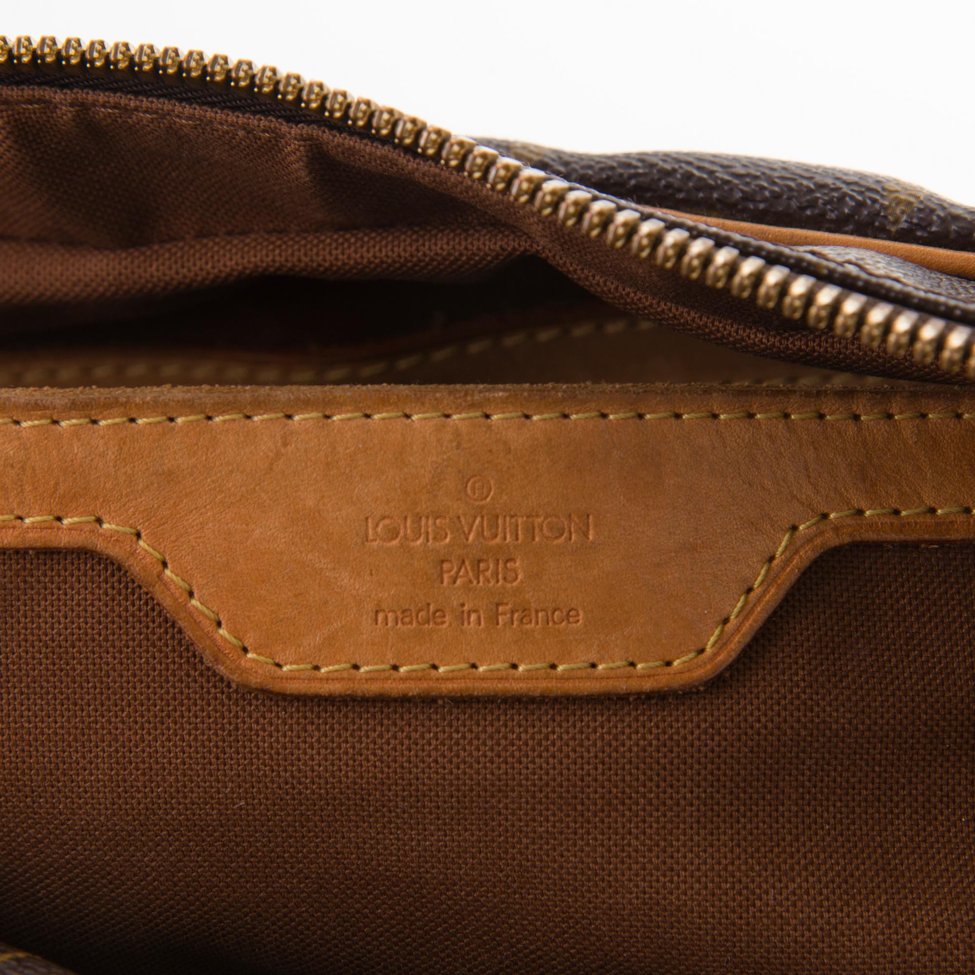 LOUIS VUITTON Monogram Carryall Bag.