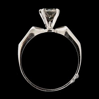 RING, 14k guld med briljantslipad diamant ca 0,91 ct. Vikt 3 g.