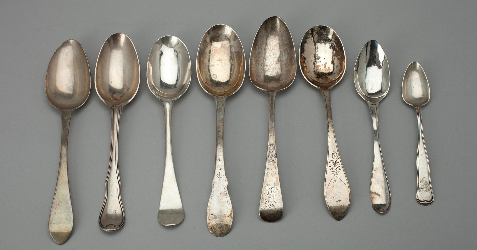 SKEDAR, 8 st, silver, bl.a. Norge samt Danmark 1700/1800-tal. Tot. vikt ca 340gr.