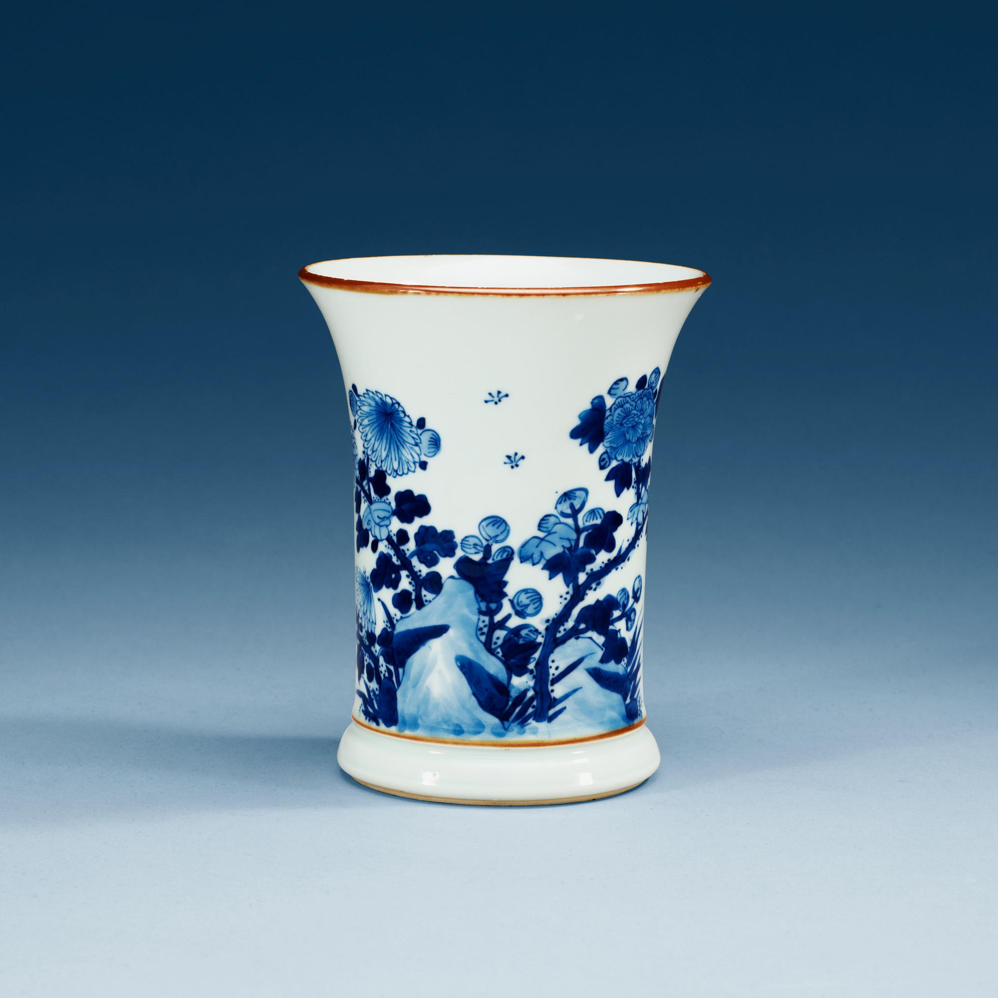 A blue and white brush pot, Qing dynasty, Kangxi (1662-1722).