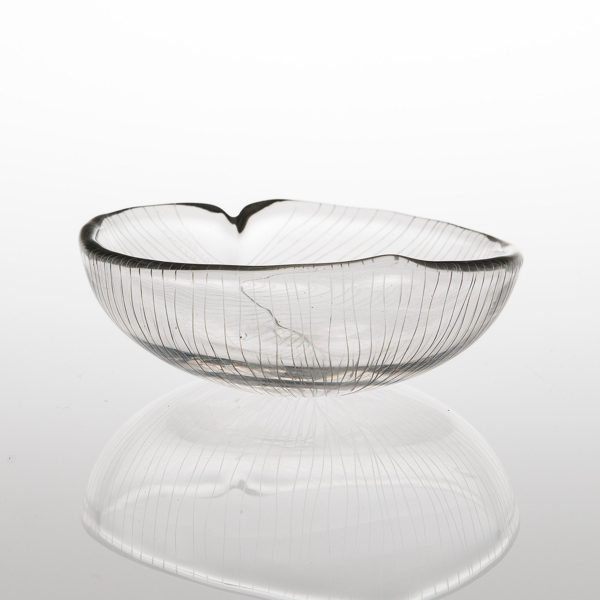 TAPIO WIRKKALA, KULHO, viivahiottua lasia, signeerattu T. Wirkkala Iittala.