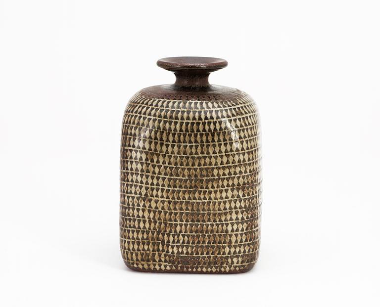 A Stig Lindberg stoneware vase, Gustavsberg studio 1967.