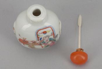 SNUSFLASKA, porslin, Kina 1800-talets slut.