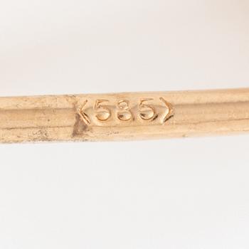 Ett par örhängen 14K guld  med gröna fasettslipade turmaliner och runda briljantslipade diamanter.