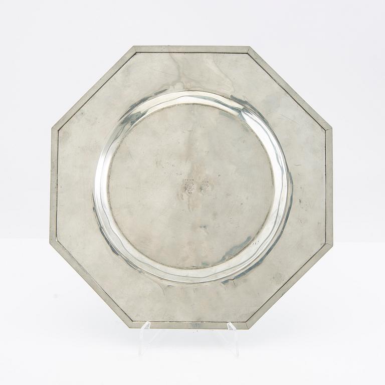 Wiwen Nilsson, dish of pewter, for Tenn Athena Ystad 1939.