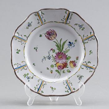 TALLRIK, fajans, märkt VP, Veuve Perrin, Frankrike, 1700-tal.