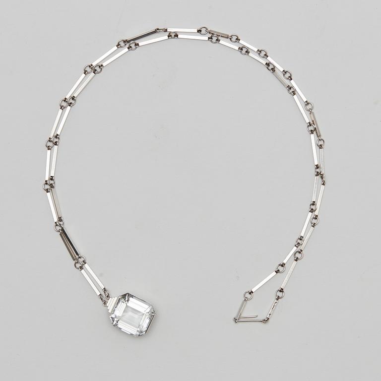 Wiwen Nilsson, a sterling and rock crystal pendant and chain, Lund 1944.