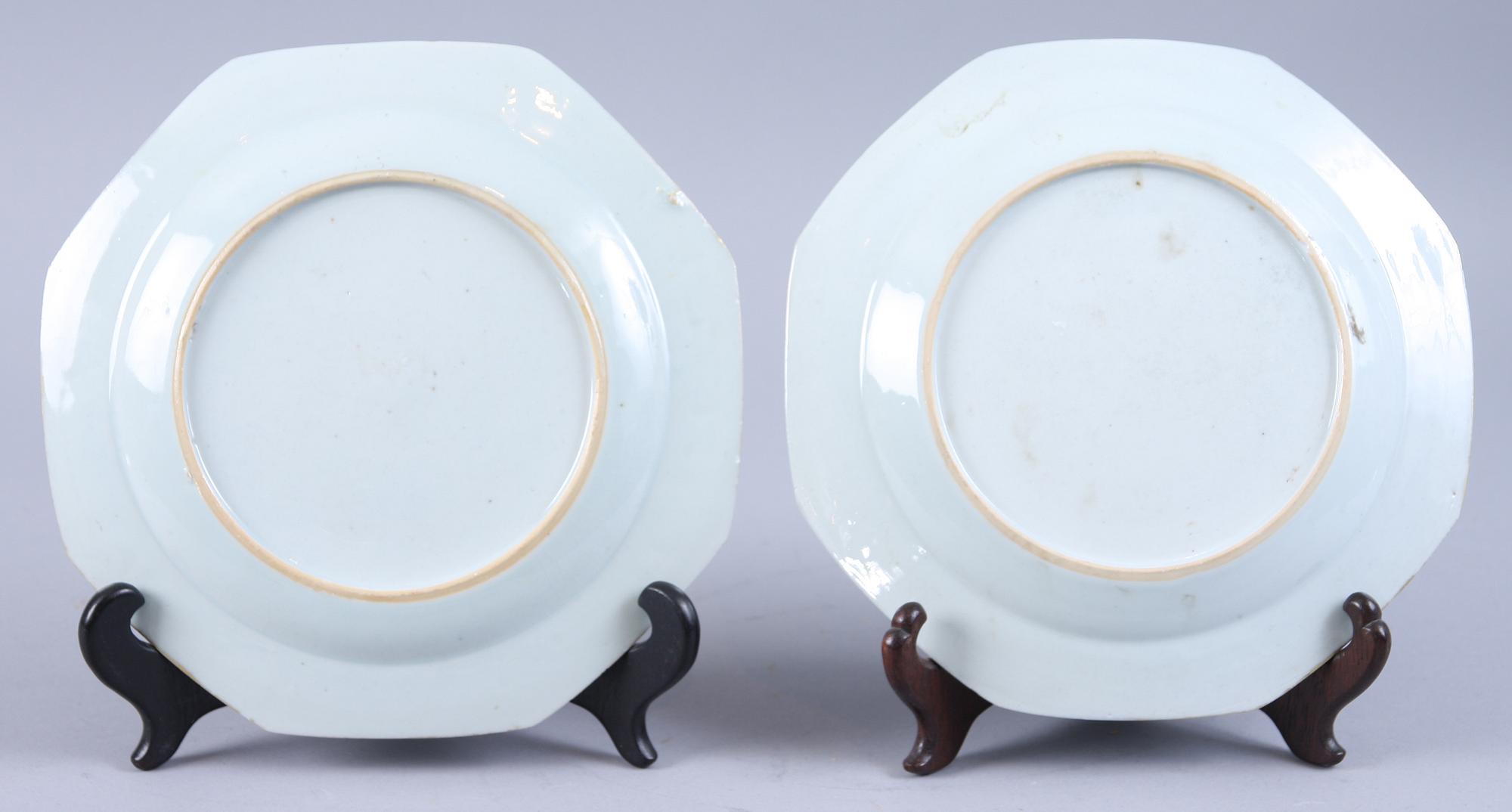 TALLRIKAR, ett par, porslin, Kina, 1700-tal.