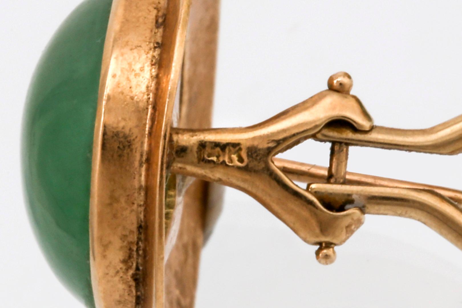 Örhängen 18K guld med jadeite, höjd ca 2 cm stift och clips.