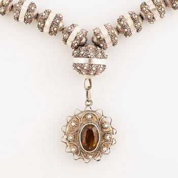 Collier med medljong samt armband silver, Mexiko.