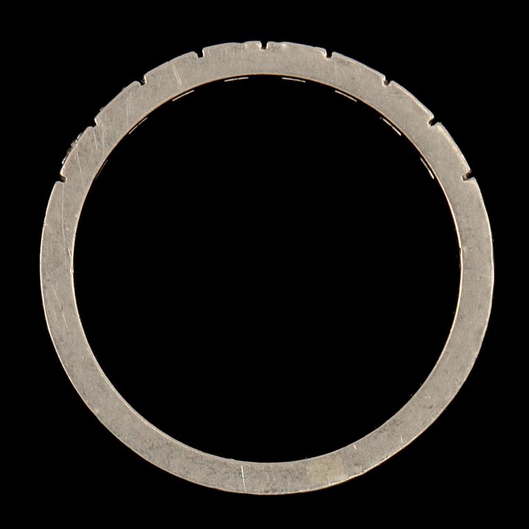 RING, 18k vitguld med 8 briljantslipade diamanter, Tesi, Göteborg 1957. Vikt 3 g.