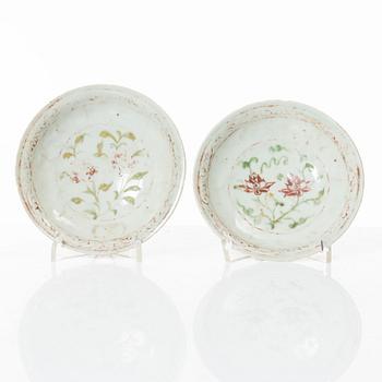 A pair of small Chinese porcelain dishes, Ming dynasty (1368-1644).
