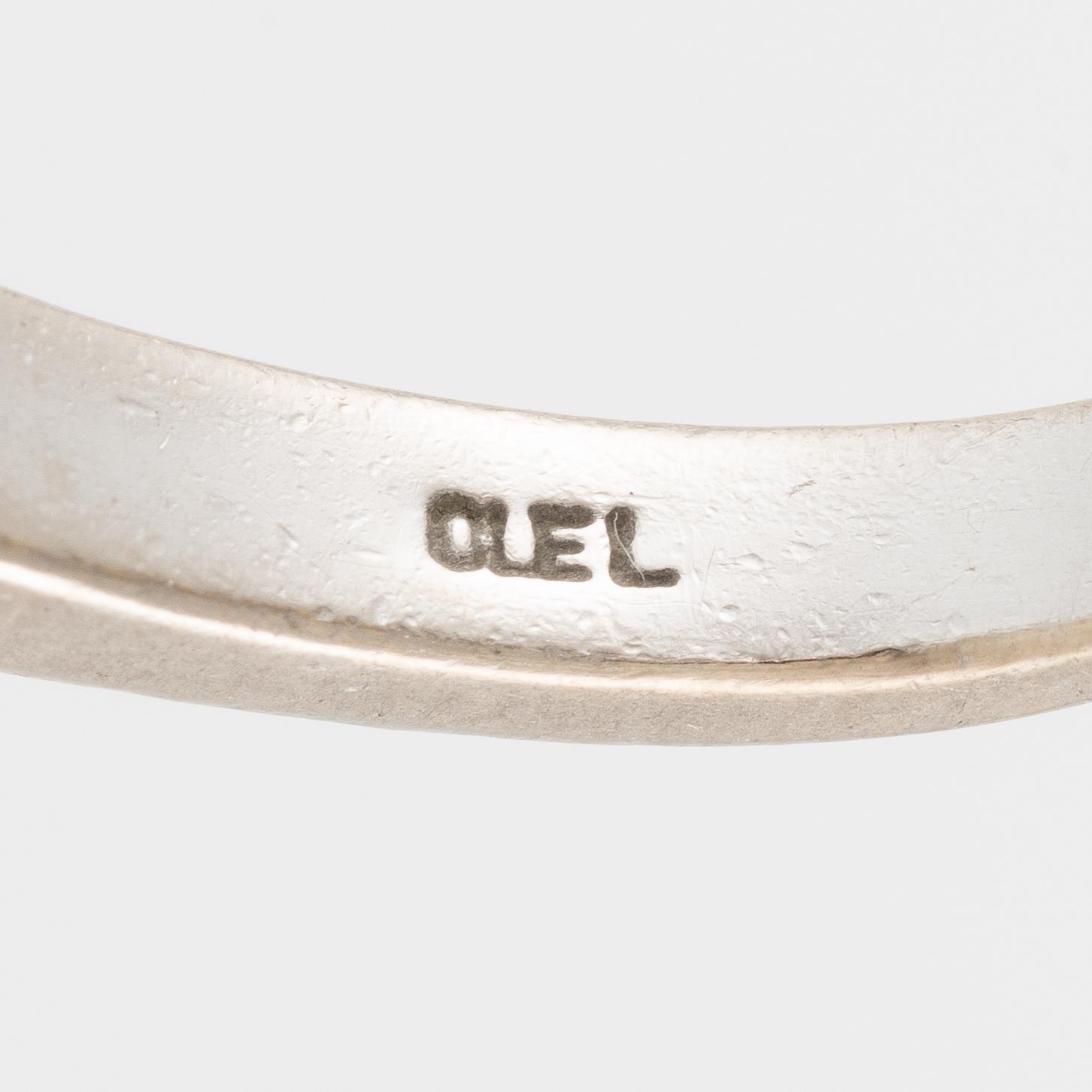 Ring 18K vitguld med runda briljantslipade diamanter.