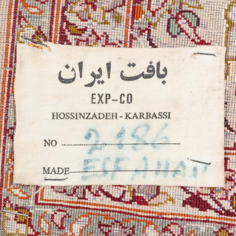 Carpet, Isfahan, approx. 244 x 157 cm.