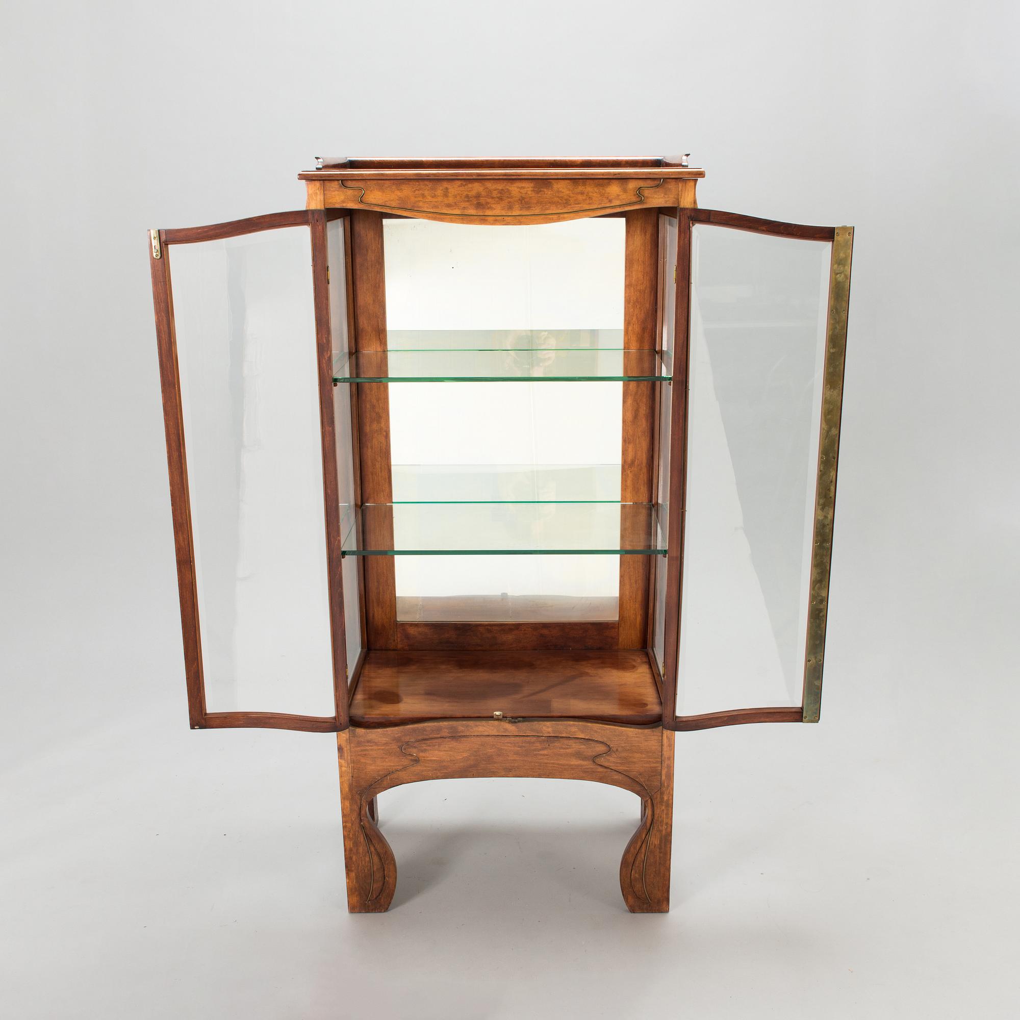 An Art nouveau display cabinet, France early 20th century.