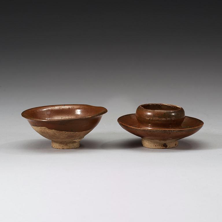 SKÅL med STÄLL, keramik. Song dynastin (960-1279).