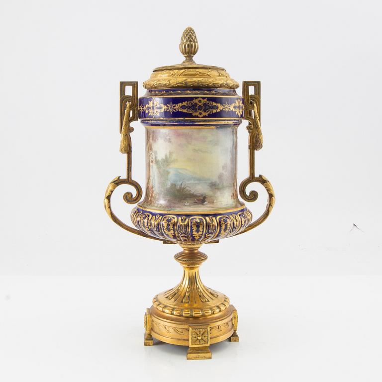 Decorative urn Louis XVI style late 19th century.