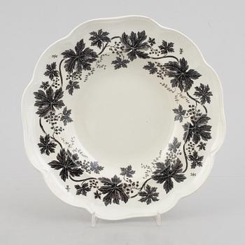 Arthur Percy, 57 pieces of a "Vinranka" creamware service, Gefle, Sweden, first half of the 20th century.