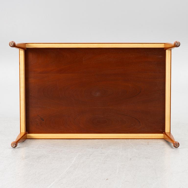 Josef Frank, A coffee table model B2073, Svenskt Tenn, post 1985.