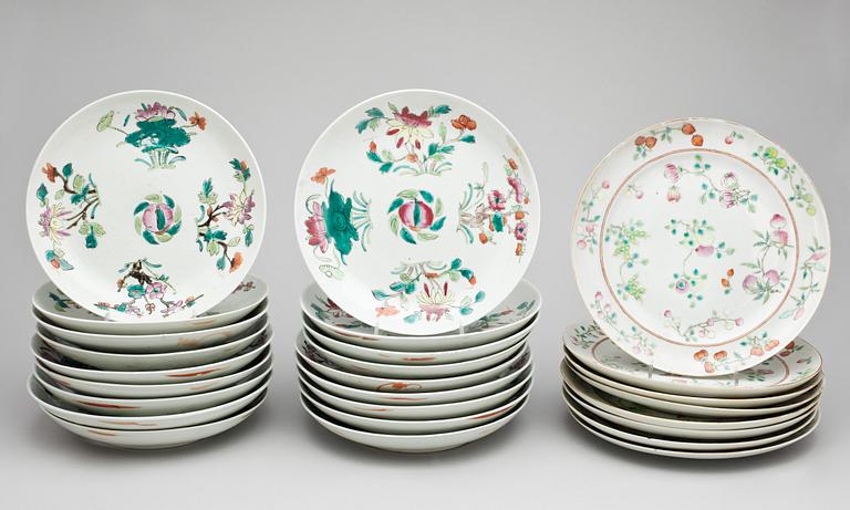 TALLRIKAR, 8+18 delar, porslin, 1800/1900-tal.