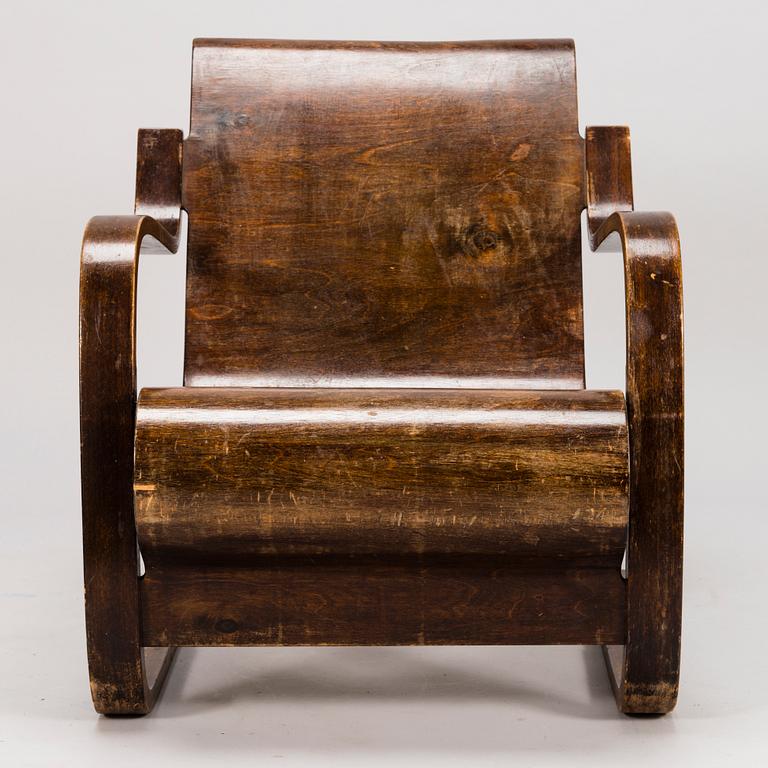 Alvar Aalto, A 1932-1934 'Paimio' armchair for O.Y. Huonekalu-ja Rakennustyötehdas A.B. Finland.