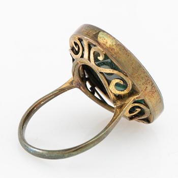Halsband, ring och armband med slipade malakiter, Kina 1900-talets första hälft.