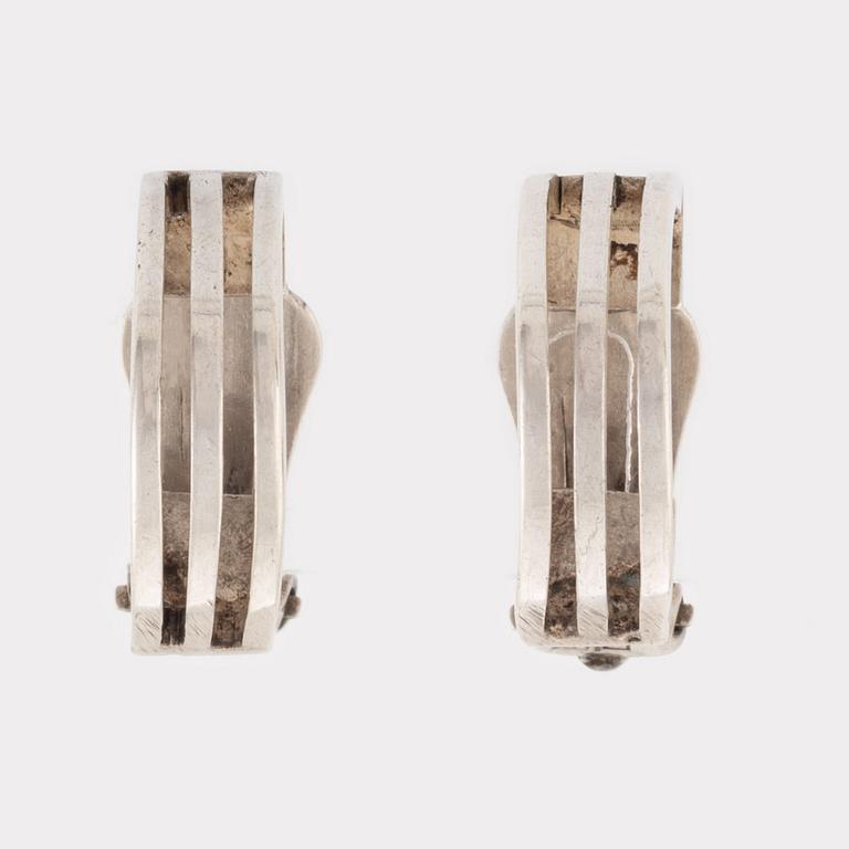 A pair of silver earrings, Ericsson Stilsmycken.