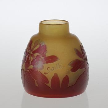 An Emile Gallé Art Nouveau cameo glass vase, Nancy, France.