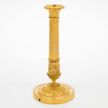 Kynttilänjalka muutettu pöytävalaisimeksi, 1800-luvun puoliväli.