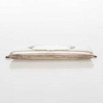 Iltalaukku, hopeaa. Suomen Kultaseppä Oy, Turku 1919.