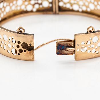 Liisa Vitali, Armband "Muurahaisenpolku", 14K guld. Aatos Johannes Hauli, Helsingfors 1968.