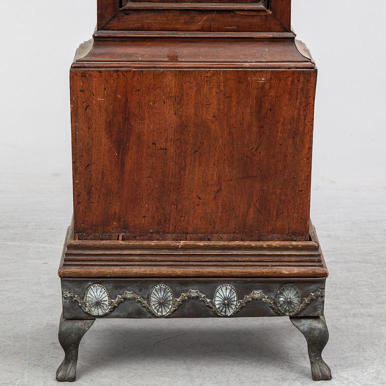 A longcase clock, dial signed Hugh Gordon, Aberdeen.