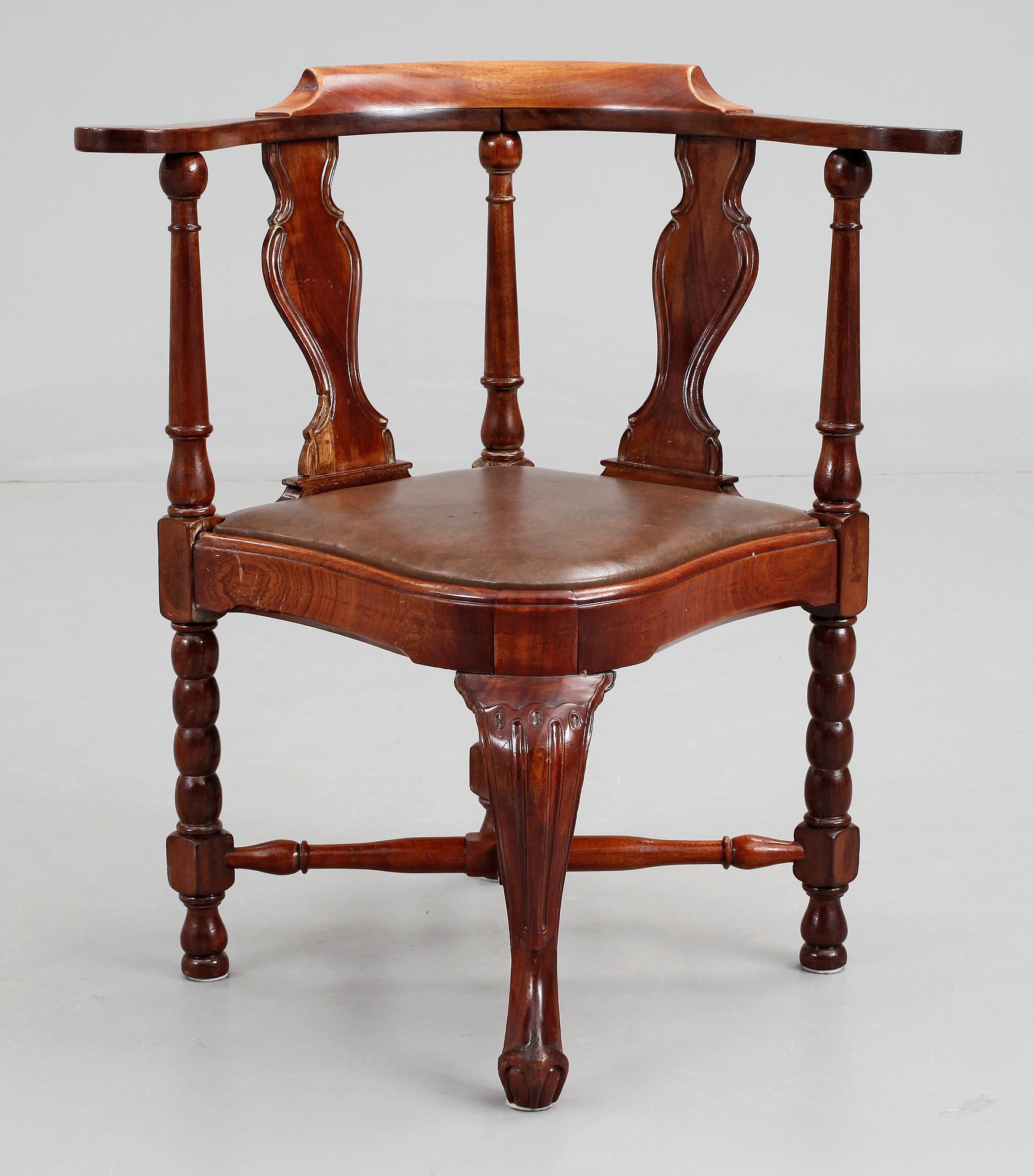 PUDERSTOL, rokokostil, omkring sekelskiftet 1900.