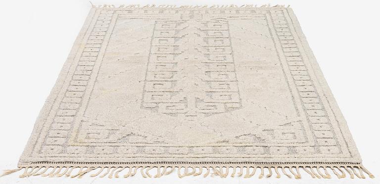 Märta Måås-Fjetterström, a 'Vita spetsporten' carpet, knotted pile in relief,  c. 218 x 119 cm, signed AB MMF,