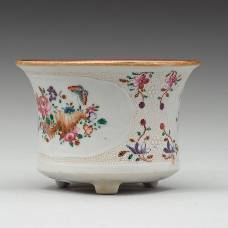 A famille rose flower pot with stand, Qing dynasty, Qianlong (1736-95).