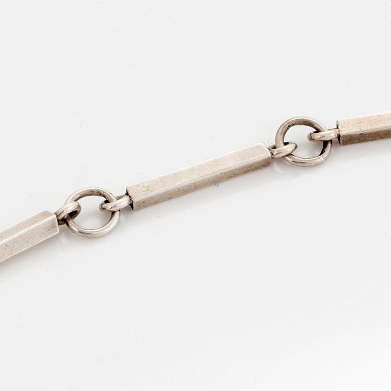 Wiwen Nilsson, silver necklace.