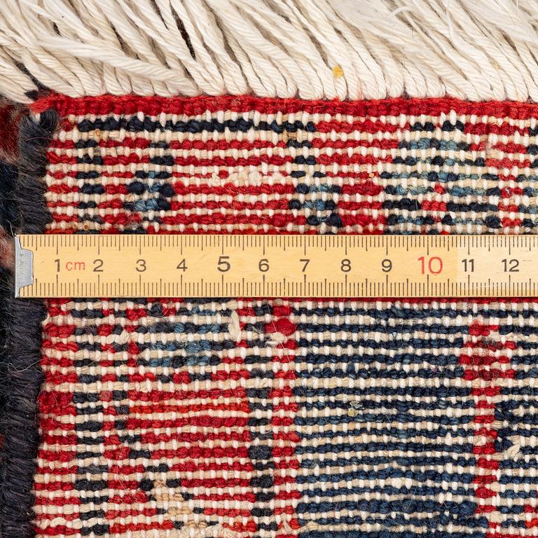 Matta, Nahavand, ca 250 x 160 cm.