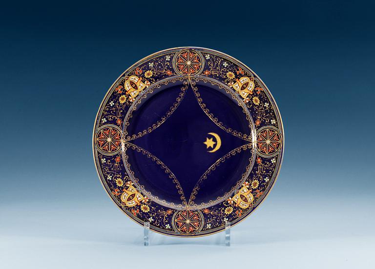 A rare Russian dinner plate, Kuznetsov, second half of 19th Century.