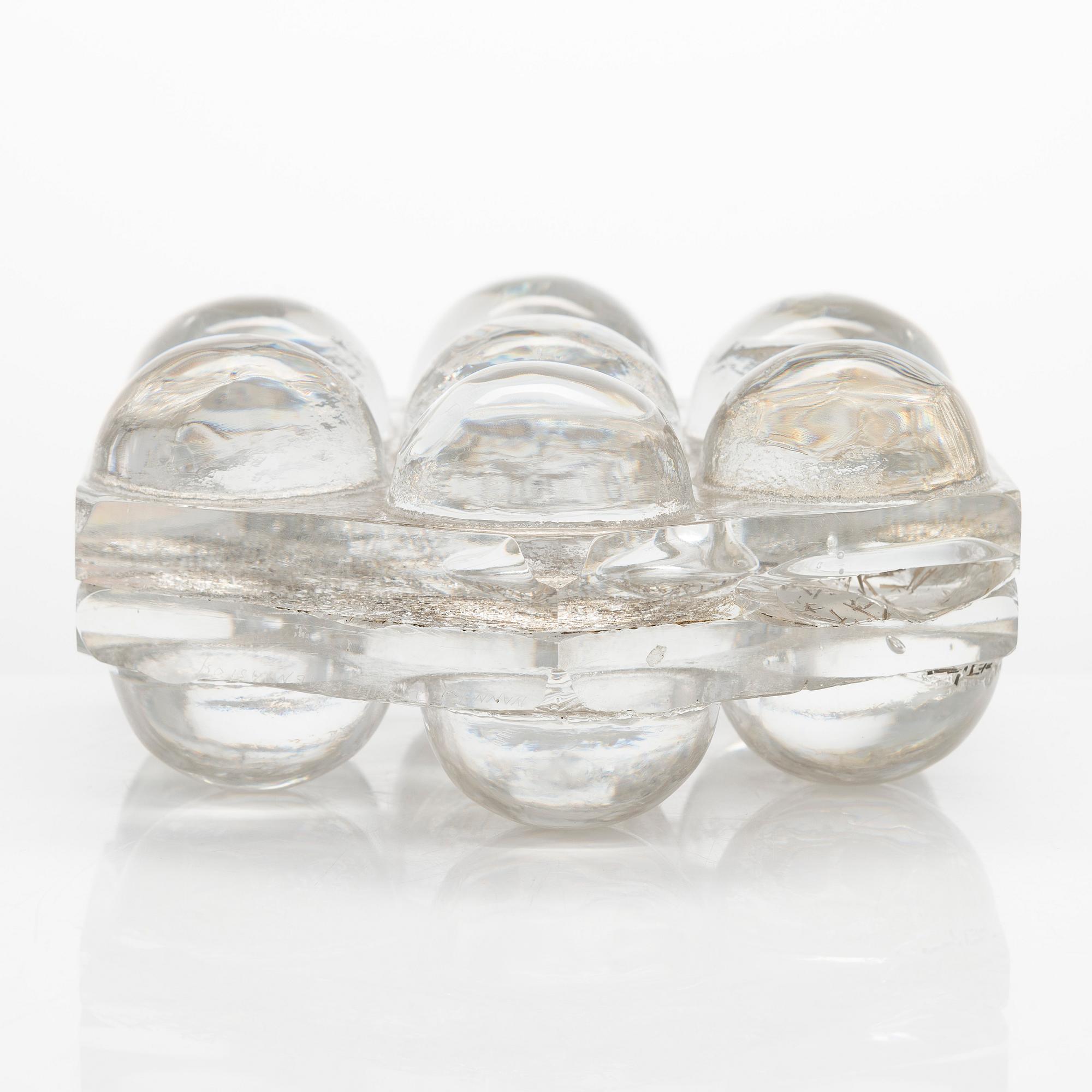 Nanny Still, a signed "Focus" glass sculpture from 1970s.