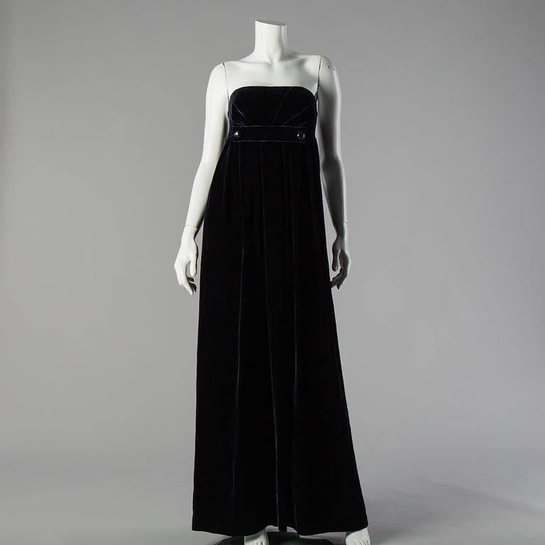 a Vera wang dress size 42/8.
