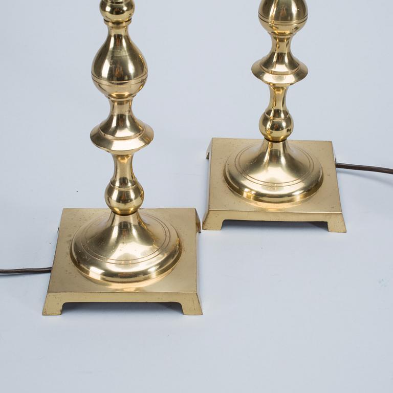 BORDSLAMPOR, ett par, mässing, Nordiska Kompaniet, 1900-talets andra hälft.