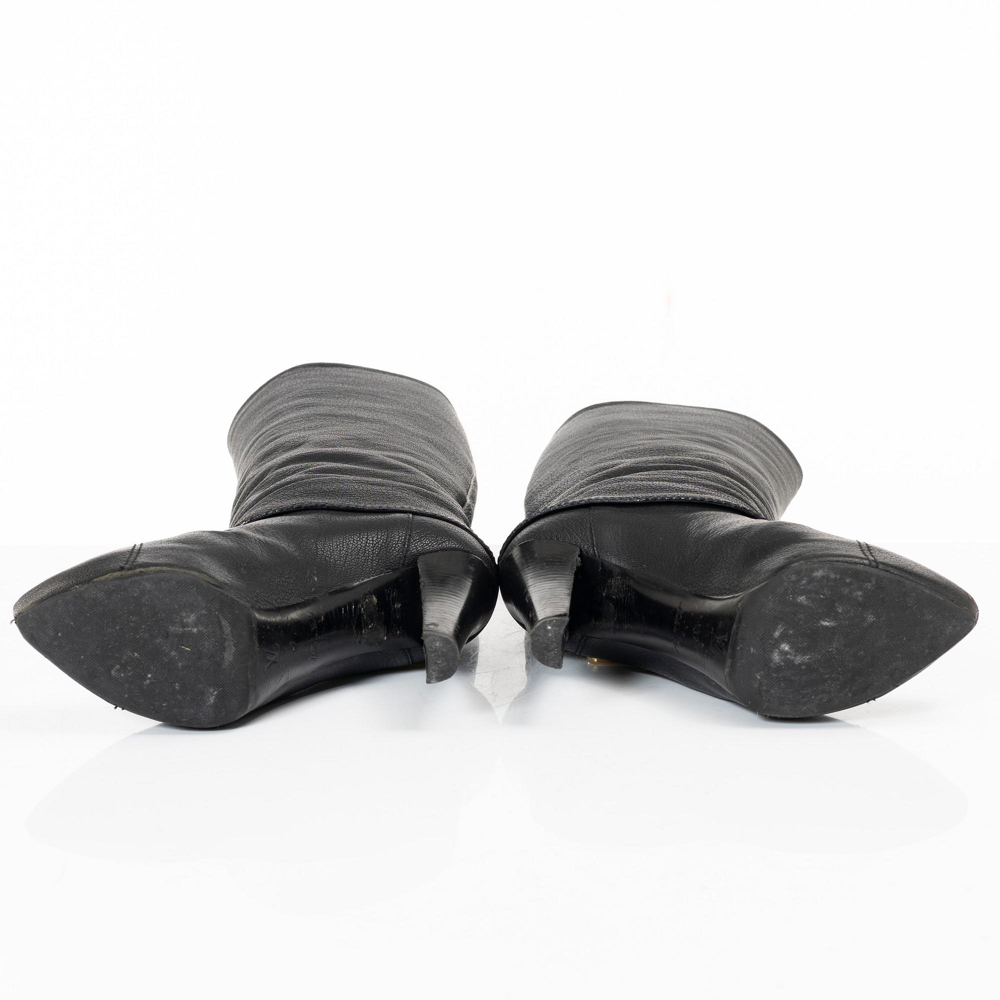 Louis Vuitton, boots, "Queen Grained Leather High Boots", size 37.