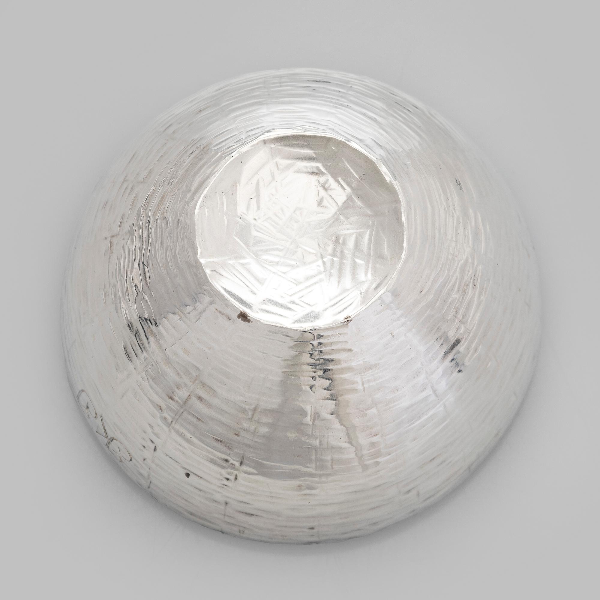 Eva Hidström, Malja, sterlinghopea, emali, Kultakeskus, Hämeenlinna 1971.