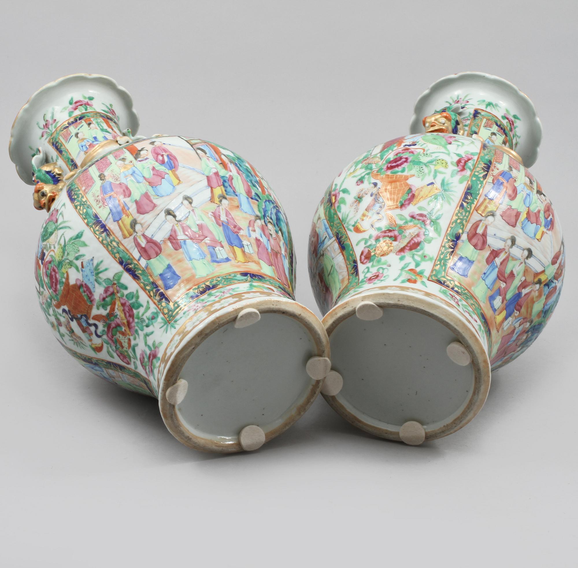VASER, ett par, porslin, Kina, sent 1800-tal.