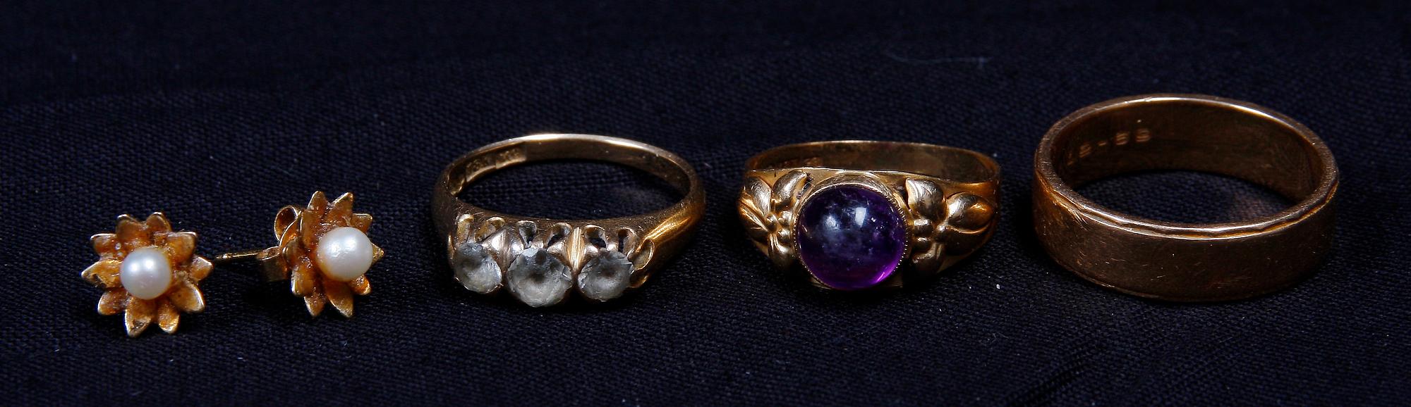 PARTI SMYCKEN, 5 delar, 18 K guld, pärlor samt ametist, bl a Alton, 1900-tal. Ca 17 g.